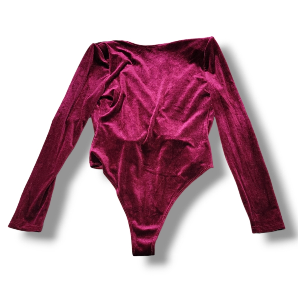 Fashion Nova Bodysuit Size Medium Women's Velvet Bodysuit Padded Shoulders New - Picture 2 of 5